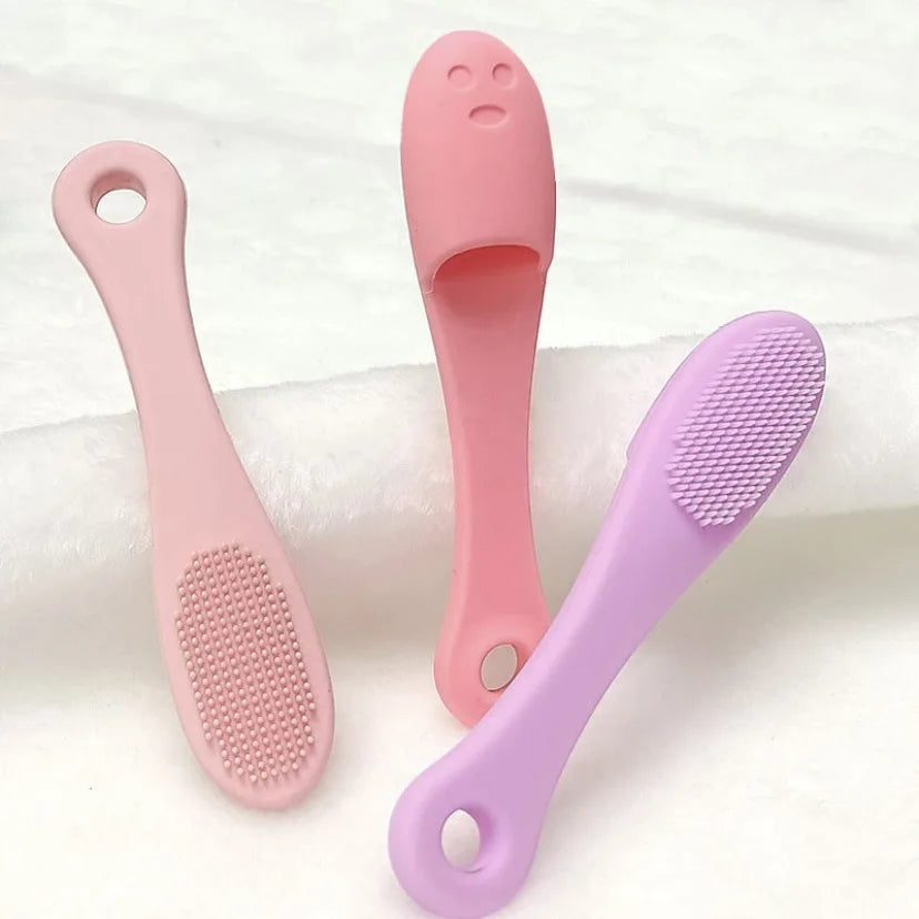 Soft Pet Finger Toothbrush – Eye & Tear Stain Cleaning Brush for Dogs & Cats